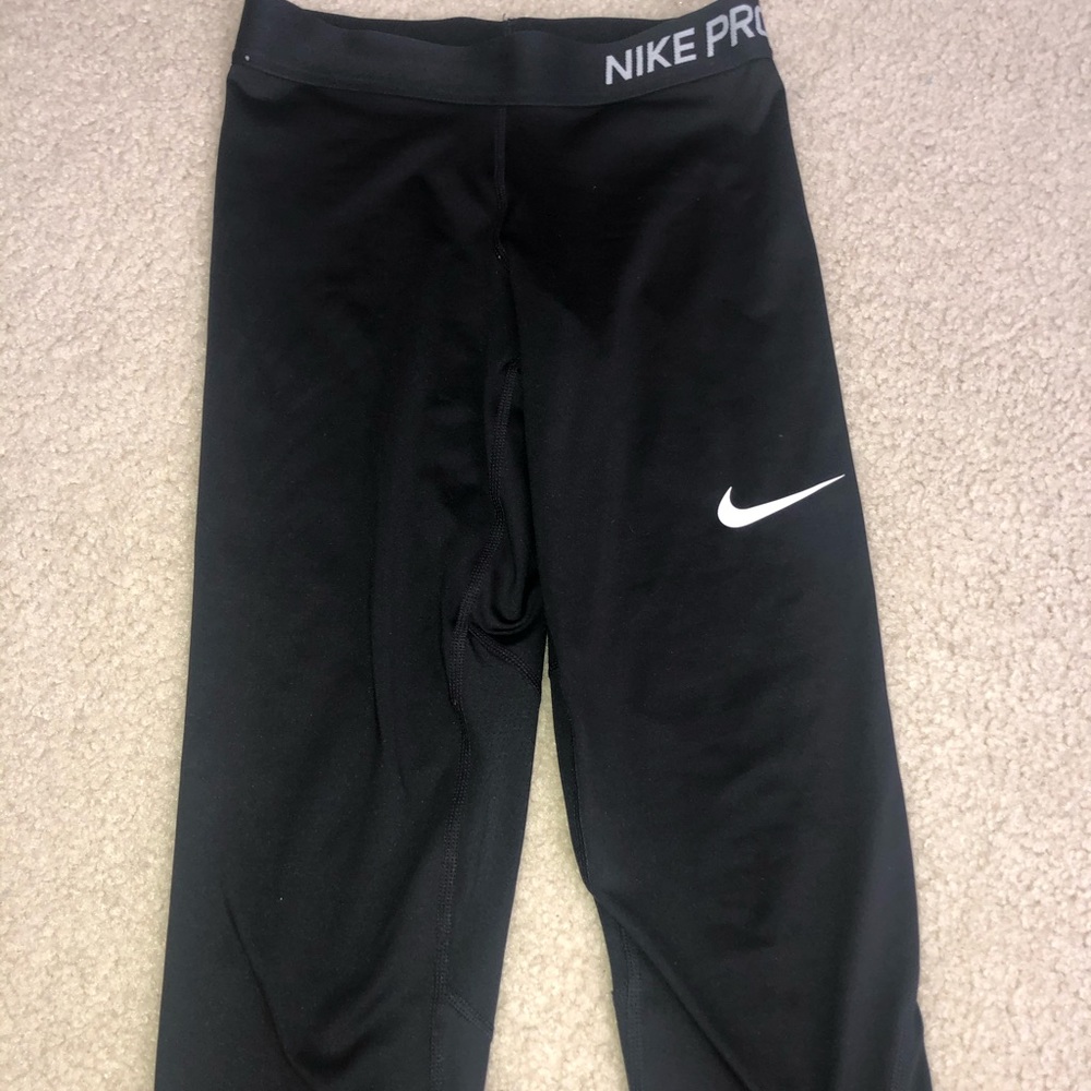 nike pro capri leggings